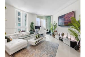 1900 N Bayshore Dr APT 3310, Miami, FL 33132, Sold 10/08/24