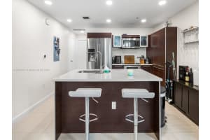 1900 N Bayshore Dr APT 3310, Miami, FL 33132, Sold 10/08/24