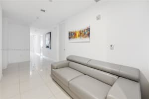 1100 Biscayne Blvd UNIT 4303, Miami, FL 33132, Sold 12/06/24