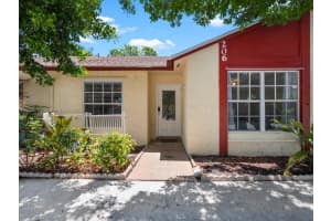 206 Palmetto Ct, Jupiter, FL 33458, Sold 08/02/24