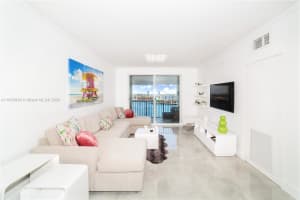 17150 N Bay Rd APT 2905, Sunny Isles Beach, FL 33160, Sold 11/05/24