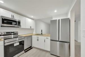 9175 SW 77th Ave APT 302, Miami, FL 33156, Sold 03/17/25