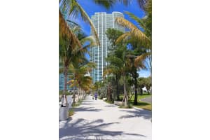 900 Biscayne Blvd, Miami, FL 33132, Sold 07/11/24