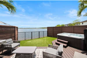 15573 NW 91st Ct, Miami Lakes, FL 33018, Sold 07/12/24