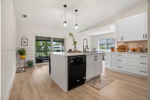 8989 NW 9th Pl, Plantation, FL 33324, Sold 08/27/24