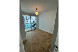 41 SE 5th St, Miami, FL 33131, Sold 09/06/24