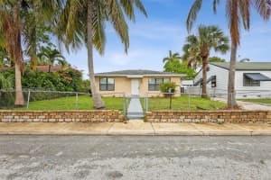 1211 S M St, Lake Worth Beach, FL 33460, Sold 11/15/24