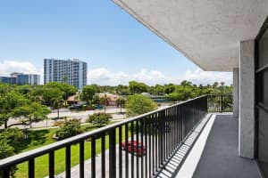 400 Leslie Dr 409, Hallandale Beach