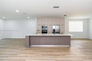 4555 NW 95th Ave, Doral, FL 33178, Sold 08/06/24