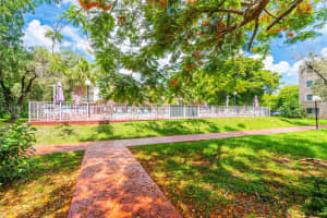 8411 NW 8th St APT 111, Miami, FL 33126, Sold 12/13/24