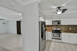 1560 NE 127th St APT 110, North Miami, FL 33161, Sold 09/30/24