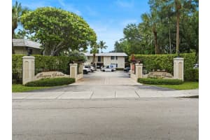 8601 SW 68th Ct APT 6, Miami, FL 33143, Sold 11/15/24