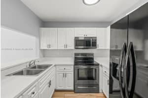 8075 NW 7th St, Miami, FL 33126, Sold 08/19/24
