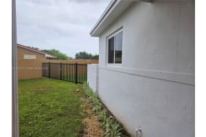 9230 SW 19th St, Miami, FL 33165, Sold 10/03/24