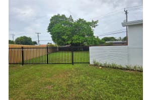 9230 SW 19th St, Miami, FL 33165, Sold 10/03/24