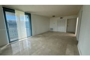 919 Hillcrest Dr 201, Hollywood