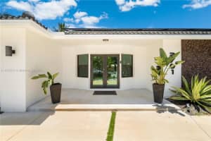2701 Ne 52nd St, Lighthouse Point
