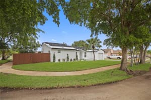 19120 NW 57th Ct, Hialeah, FL 33015, Sold 10/30/24
