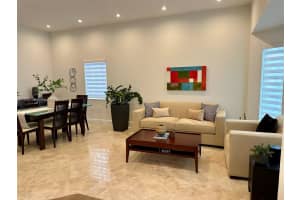 16411 Sapphire Dr, Weston, FL 33331, Sold 08/07/24