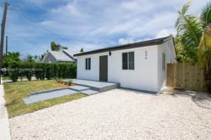 646 NE 32nd St, Oakland Park, FL 33334, Sold 12/23/24