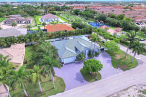 9701 NW 130th St, Hialeah Gardens, FL 33018, Sold 09/16/24