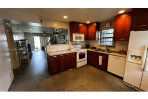 2 Briarwood Cir APT 101, Hollywood, FL 33024, Sold 01/31/25