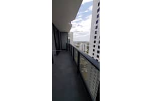 55 SW 9th St Apt 2609, Miami, FL 33130, Sold 12/27/24