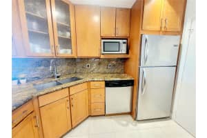 6301 N Falls Cir Dr APT 401, Lauderhill, FL 33319, Sold 11/23/24