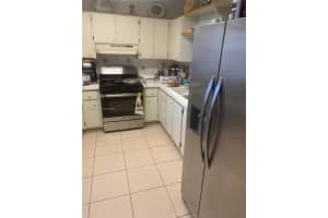 1800 W 54th St APT 302, Hialeah, FL 33012, Sold 03/14/25