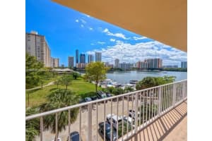290 174th St, Sunny Isles Beach, FL 33160, Sold 10/31/24