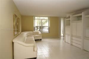 3660 Inverrary Dr 2j, Lauderhill