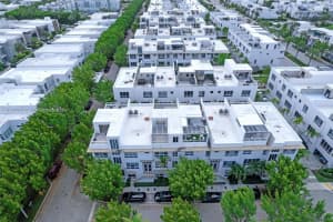 6651 NW 105th Pl, Doral, FL 33178, Sold 08/01/24