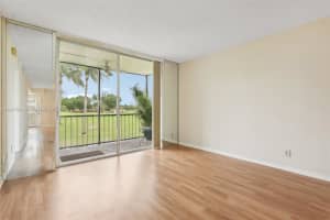 9823 S Hollybrook Lake Dr, Pembroke Pines, FL 33025, Sold 01/16/25