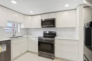 9823 S Hollybrook Lake Dr, Pembroke Pines, FL 33025, Sold 01/16/25
