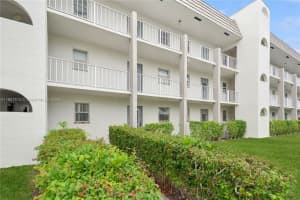 8130 Sunrise Lakes Blvd APT 207, Sunrise, FL 33322, Sold 09/30/24