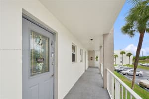 8130 Sunrise Lakes Blvd APT 207, Sunrise, FL 33322, Sold 09/30/24