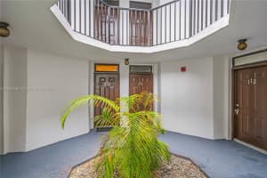 214 Lake Pointe Dr APT 110, Oakland Park, FL 33309, Sold 09/30/24