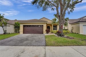 931 Falling Water Rd, Weston, FL 33326, Sold 08/15/24