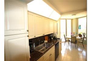 20191 E Country Club Dr APT 908, Aventura, FL 33180, Sold 12/04/24