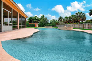 5303 N Sterling Ranch Dr, Davie, FL 33314, Sold 11/25/24