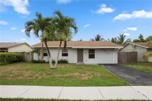 8211 SW 7th St, North Lauderdale, FL 33068, Sold 10/02/24