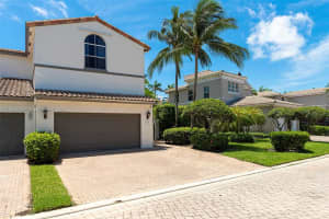 828 Spinnaker Dr E, Hollywood, FL 33019, Sold 11/20/24