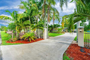 17341 SW 278th St, Homestead, FL 33031, Sold 03/28/25