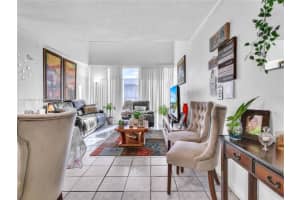 110 Fontainebleau Blvd, Miami, FL 33172, Sold 09/11/24