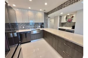 1985 S Ocean Dr APT 22P, Hallandale Beach, FL 33009, Sold 12/02/24