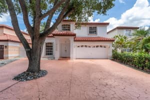 8229 NW 199th St, Hialeah, FL 33015, Sold 08/12/24