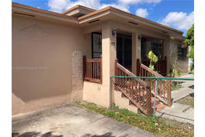 577 E 17th St, Hialeah, FL 33010, Sold 11/27/24