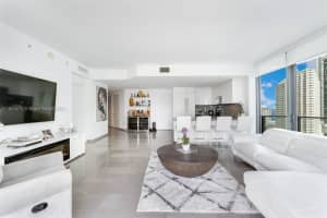 68 SE 6th St, Miami, FL 33131, Sold 12/18/24