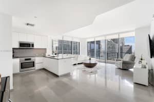 68 SE 6th St, Miami, FL 33131, Sold 12/18/24