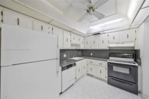 20379 W Country Club Dr APT 1233, Aventura, FL 33180, Sold 12/04/24